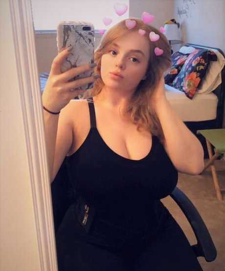 40歳のオンリーファンズ ポルノ 画像