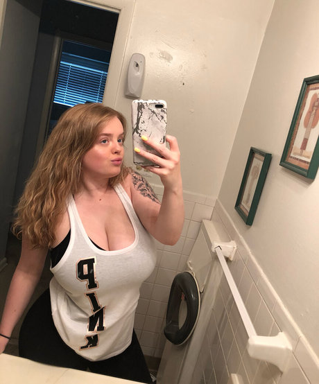 アラブの太ったオンリーファンズ 美しい ギャラリー