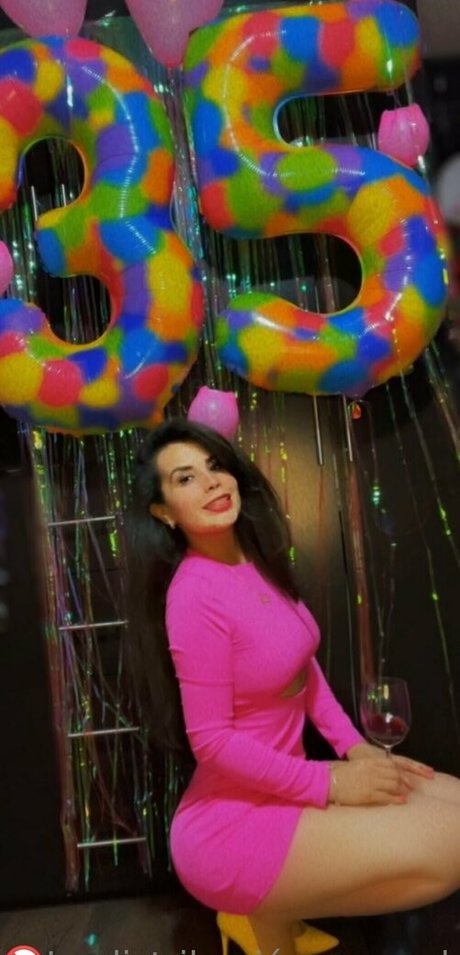 足 マンコ オンリーファンズ ポルノグラフィック アーカイブ