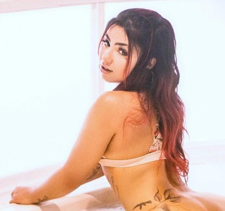 Karen Megan ヌードのポルノスター 写真