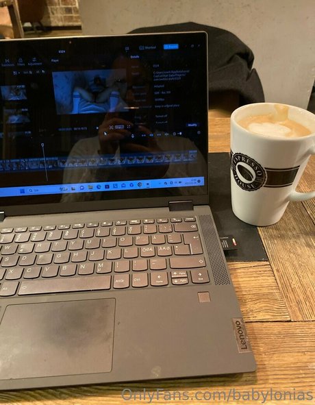 babylonias HDポルノスター 写真