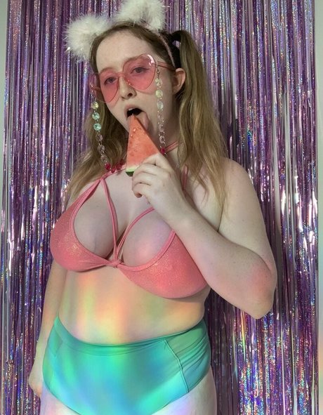 ランジェリーヌードオンリーファンズ ヌード 写真