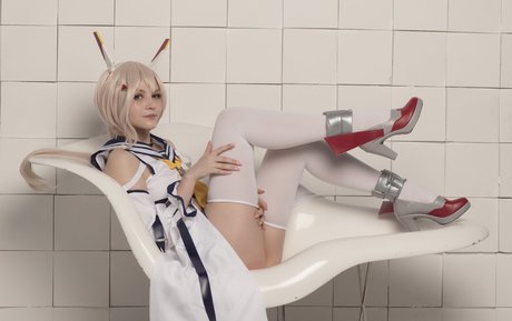 曲線美のブロンドオンリーファンズ 無料セクシー 写真