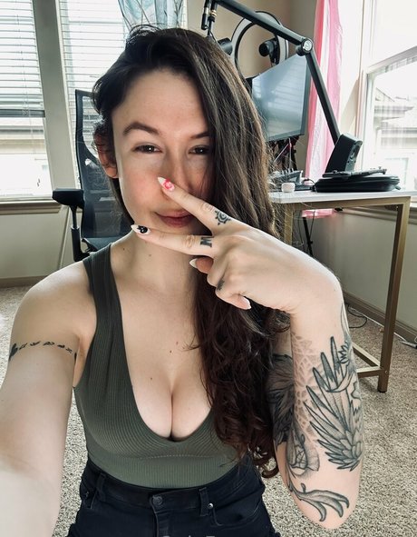 スキニーモデルオンリーファンズ ポルノ ギャラリー