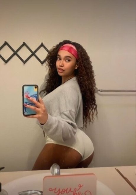 コスプレ フェムボーイ オンリーファンズ 美しいヌード 写真