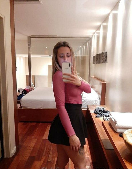 ティーンレズビアンオンリーファンズ エロ 画像