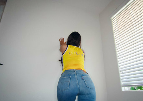 太った足のオンリーファンズ 美しい裸 写真