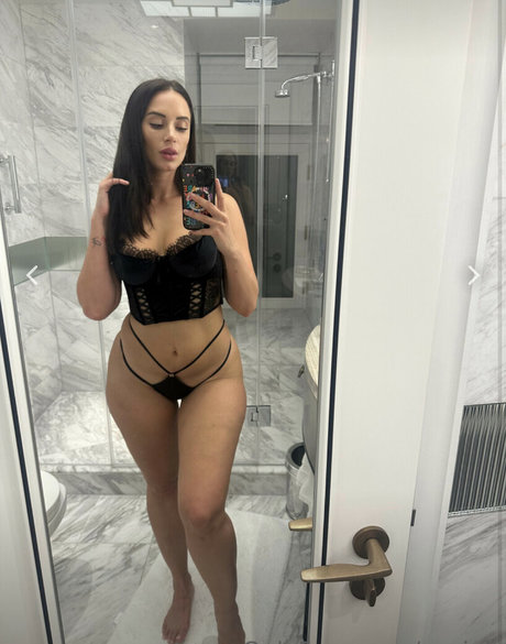 Yesjulz ポルノスター 素敵 写真