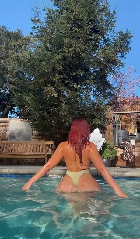 Yesjulz エロティックなスター 写真