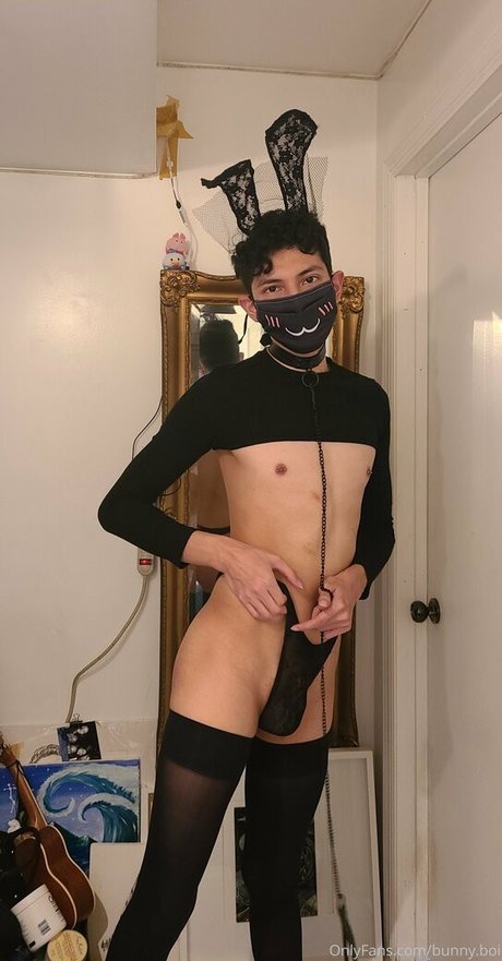 twinku 裸のポルノスター 写真