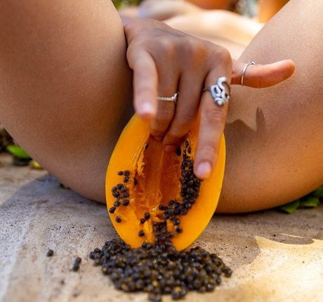 TheNakedIsland モデル 写真