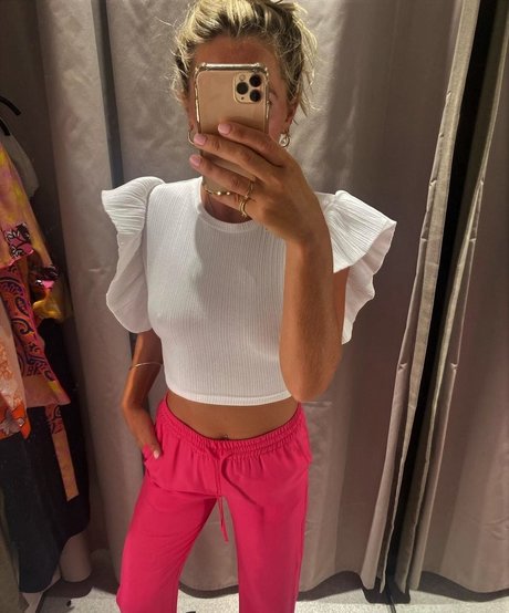 ヌード熟女オンリーファンズ 美しい 画像