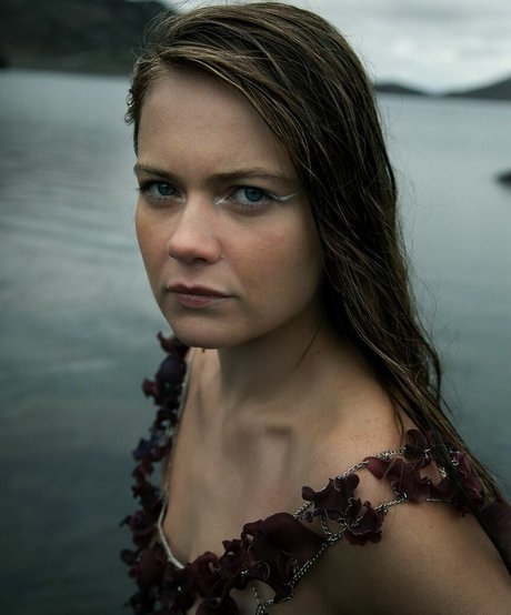 Hera Hilmar 完璧なモデル 画像