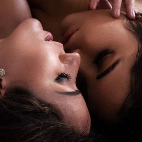 Aurelie Gomes 無料モデル アーカイブ