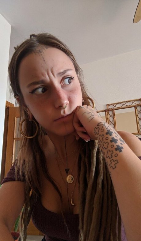 Kali Gayatri XXXモデル 画像