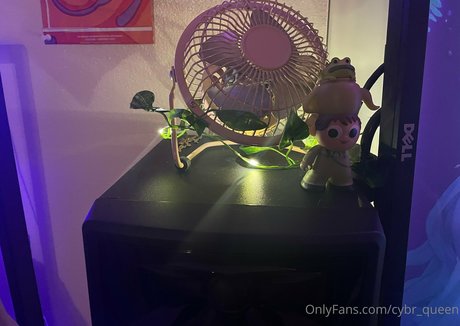 cybr queen かわいいモデル アーカイブ
