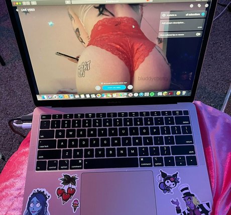 タトゥーオンリーファン ヌード 写真