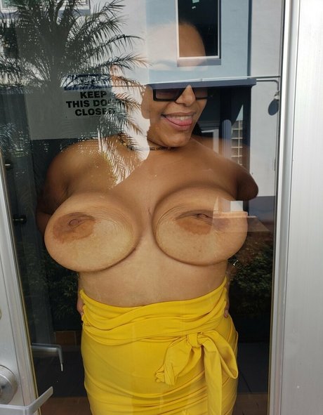 ティーンフィンガリングオンリーファンズ 無料ポルノ 写真