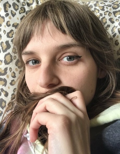 parisbush スター 裸 写真