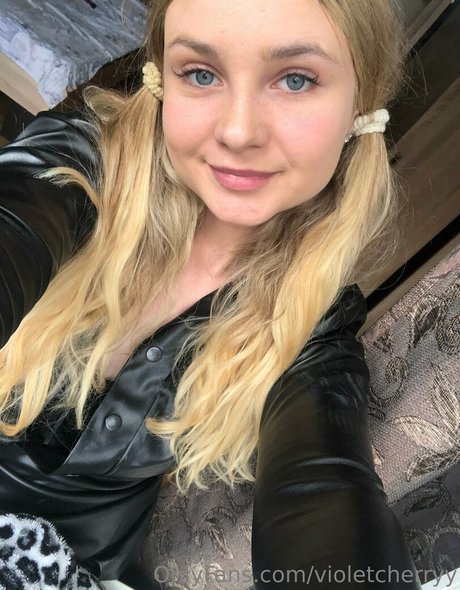 violetcherryy アダルト女優 写真