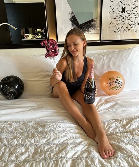 陸軍の熟女オンリーファンズ HD 画像