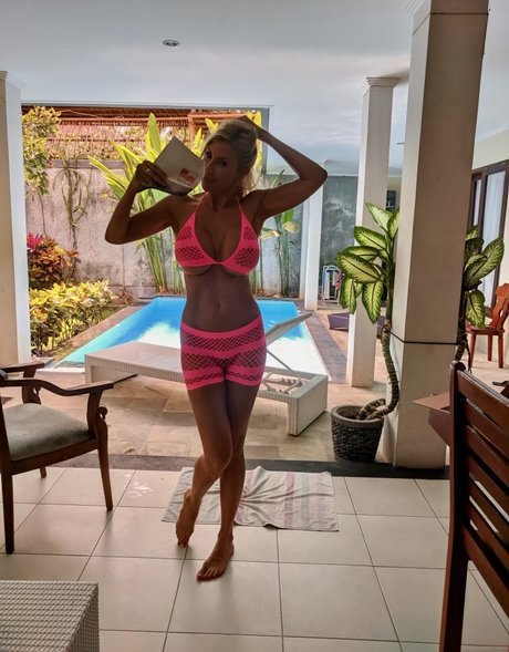 金髪オナニーオンリーファンズ えろた 写真