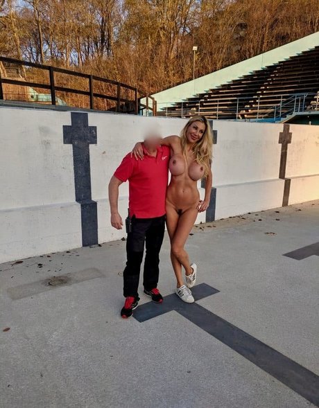 Puma Swede セックス女優 写真
