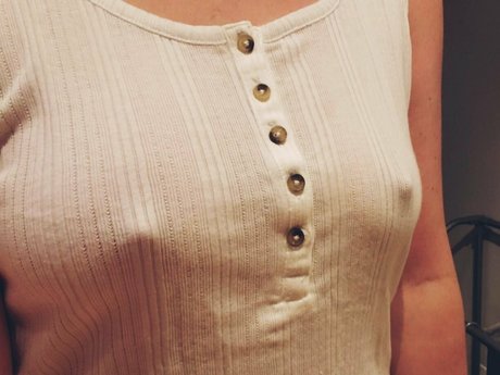 canadiannaughtyneighbour ホットなモデル 写真