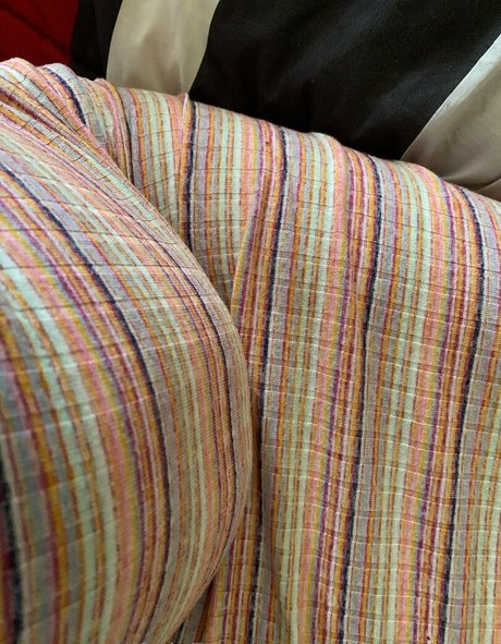 熟女の足オンリーファンズ ホット裸 写真