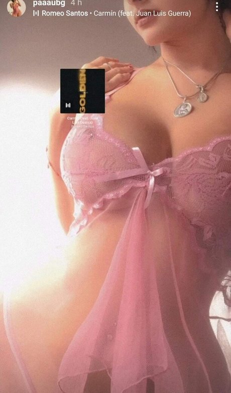 巨乳ストリップオンリーファンズ ポルノ 写真