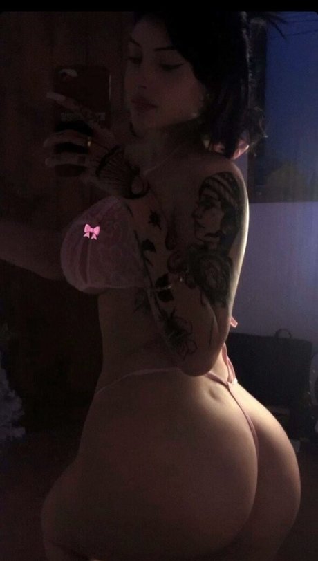 大きなお尻の黒人オンリーファンズ セクシーヌード 写真