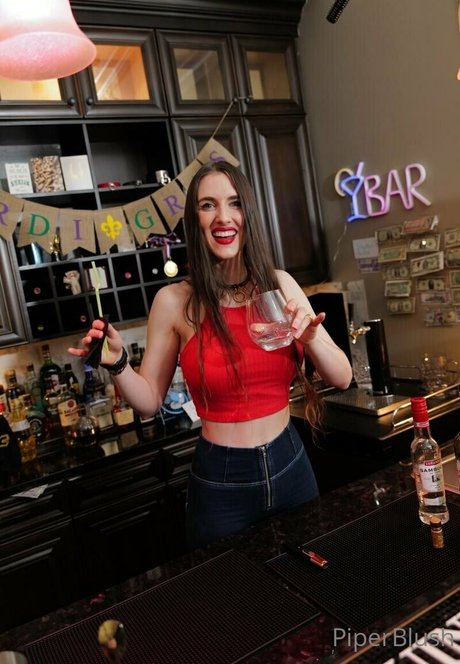 曲線美の女の子オンリーファンズ パーフェクト ギャラリー