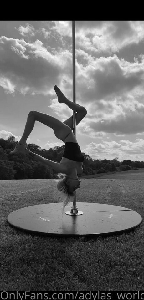 adylasworld ヌードスター 写真