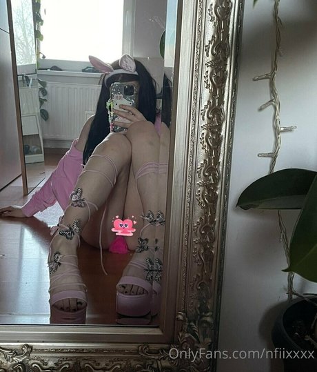 nfiixxxx セクシーなスター 画像