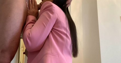 フェラチオ ティーン オンリーファンズ ポルノグラフィック 画像