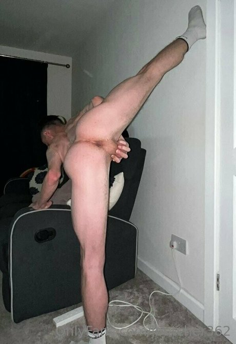 金髪の筋肉オンリーファンズ ポルノ 写真