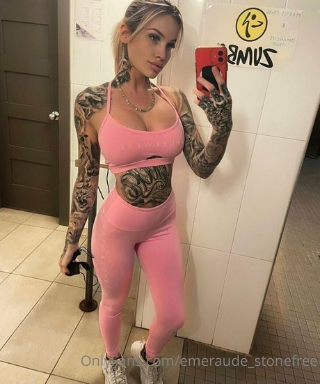 emeraude stonefree セクシーモデル 画像