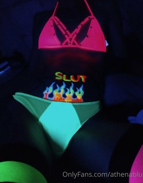 athenablu セックスモデル 画像