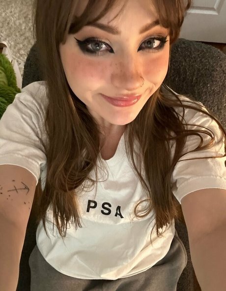 ドクターオンリーファン セクシー裸 写真