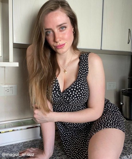 裸の女の子オンリーファンズ xxx 写真