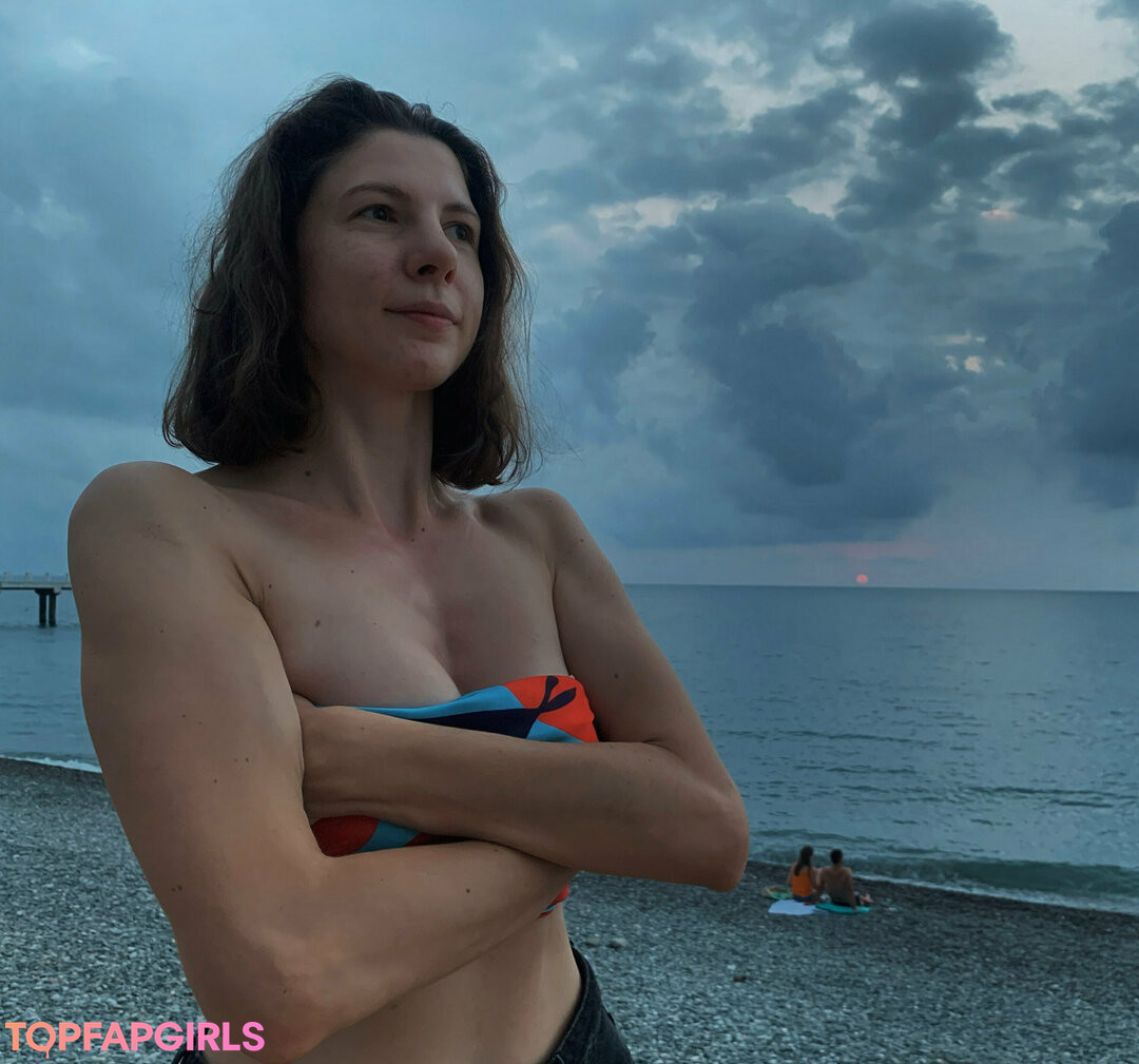 毛深い脚オンリーファンズ セクシーヌード 写真