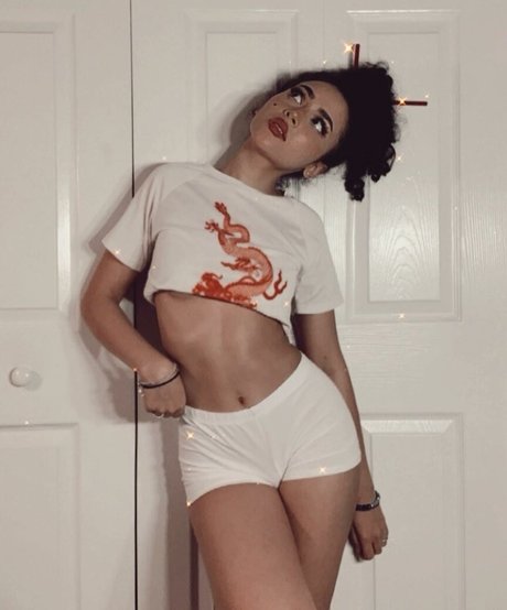 痴女妻オンリーファンズ ポルノグラフィック 写真