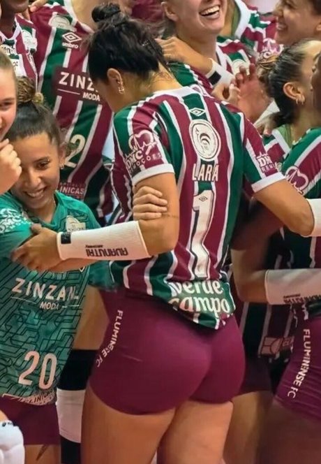 Lara Nobre ポルノスター パーフェクト アーカイブ