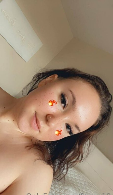 ベビーシッターオンリーファンズ セクシーヌード 画像