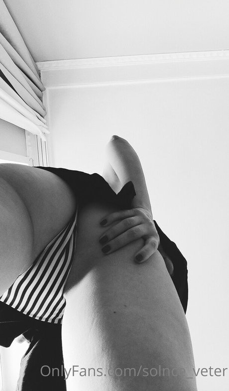 ブルネットのPOV オンリーファンズ セクシーxxx 写真