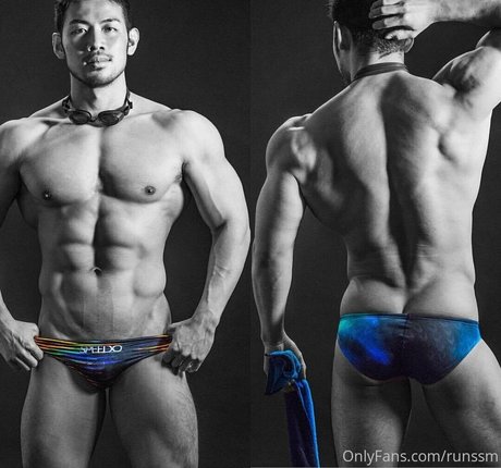 ニューハーフが男とセックスするオンリーファンズ 美しいヌード 写真