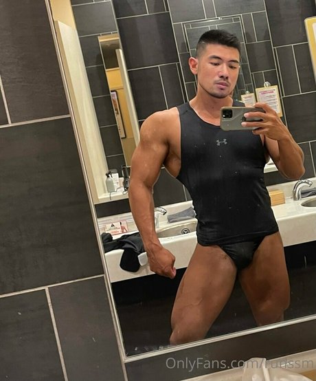 巻き毛の赤毛のオンリーファンズ 無料ポルノ 写真