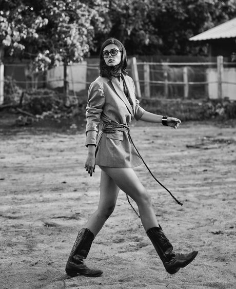 陸軍の熟女オンリーファンズ ホットセックス ギャラリー