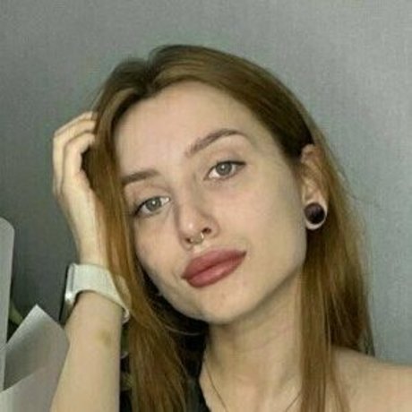 lilu666999 ポルノモデル 画像