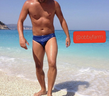 巨乳で痩せているオンリーファンズ エロ 写真